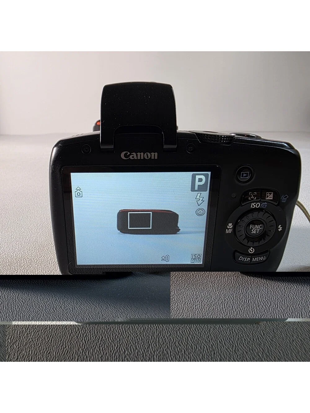 Canon PowerShot SX120 IS Digital Camera 10MP — 10x Optical Zoom - Batteries Card